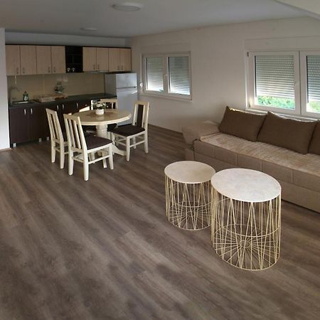 Apartments Kamenjar Novi Sad Room photo